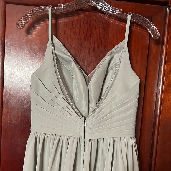 Kleinfeld Double-Lined Platinum Bridesmaid/Prom Gown with Rhinestone Trim Size 2 - Picture 3 of 13